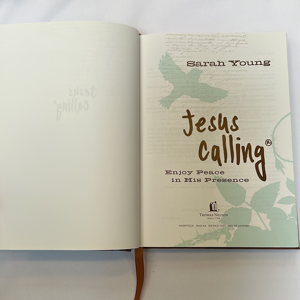 Jesus Calling: Enjoy Peace in His Presence - Hardcover By Sarah Young - Picture 3 of 4